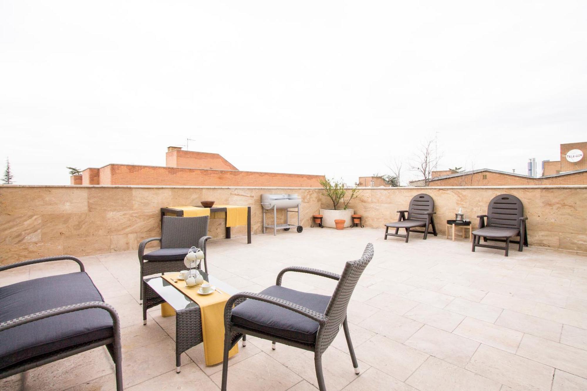 Apartamentos Villablino Arturo Soria Madrid Eksteriør bilde